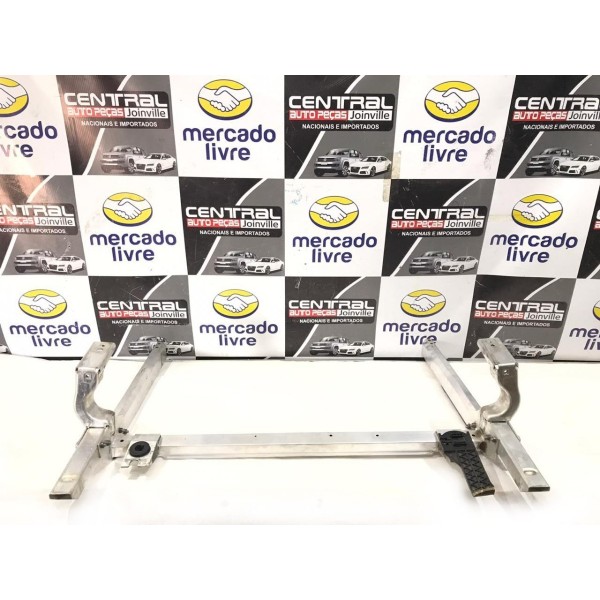 Suporte Inferior Travessa Radiador Mercedes A250 Amg 14 2015