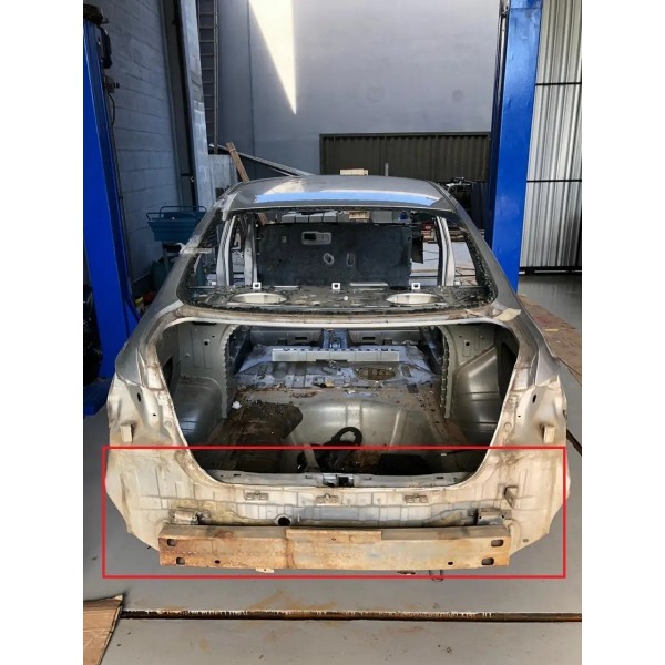 Painel Traseiro C/ Alma Viga Nissan Sentra 2014 2015 2016