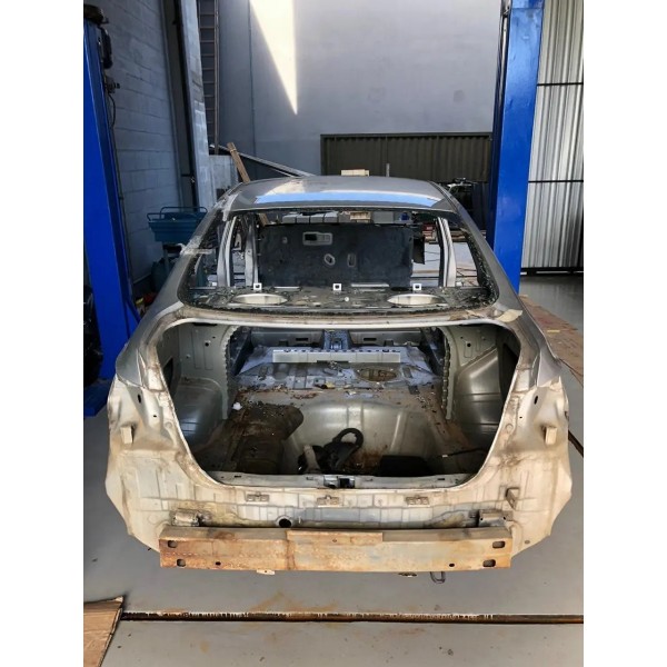 Traseira Baixa Caixote C/ Teto Nissan Sentra 2014 2015 2016