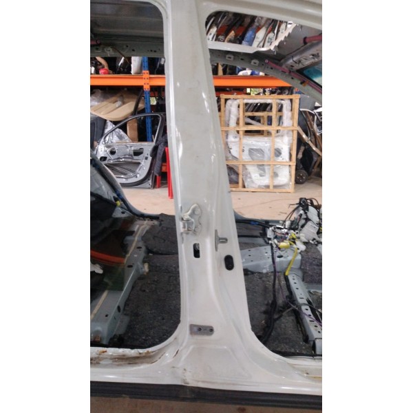 Coluna T Lado Direito Toyota Rav4 2018 Detalhe