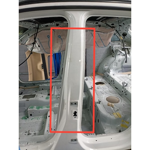 Coluna T Central Esquerda Audi Q3 2016