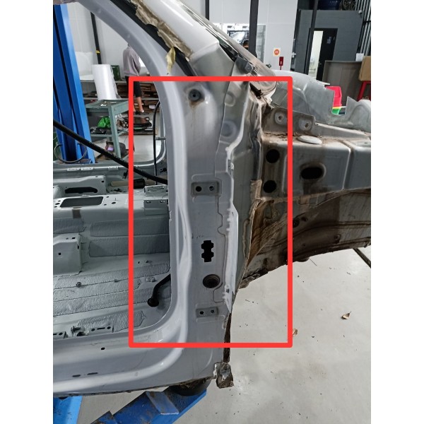 Coluna T Dianteira Direita Audi Q3 2016