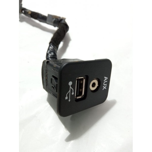 Entrada Usb Auxiliar Console Central Freemont 2013 68068293a